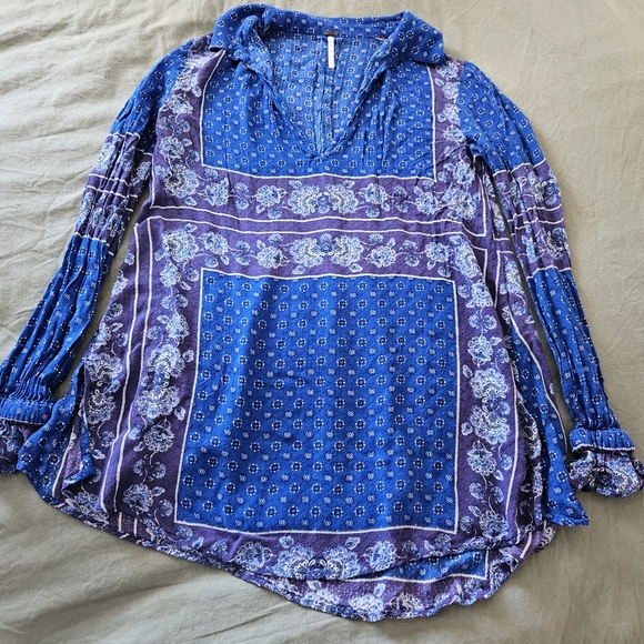 Free People Tops - Free People Women's Multicolored Floral Blue Blouse Size XS